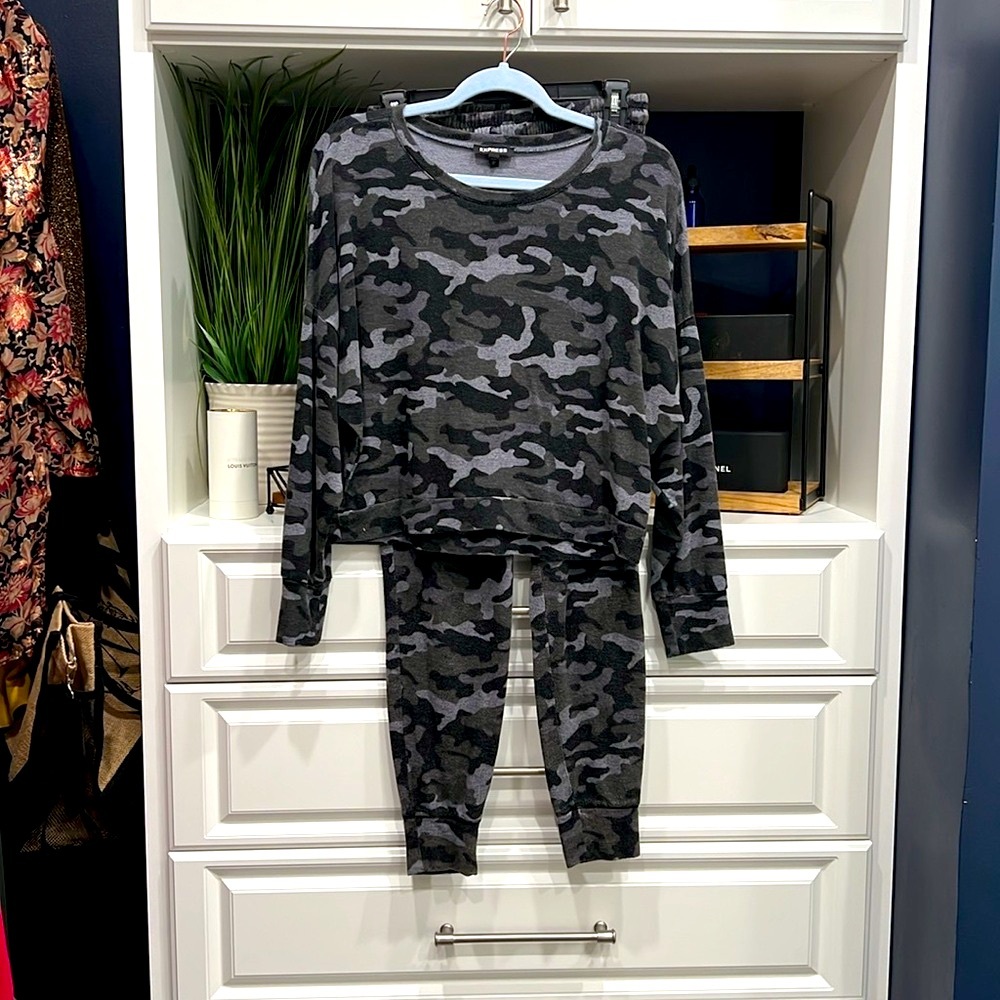 Express  Jogger set  gray black army fatigue Top Size S petite Bottom XS petite
